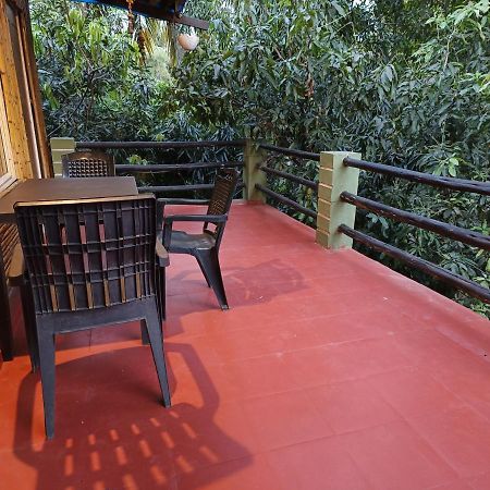 Lotus Riya Home Stay Hampi Buitenkant foto