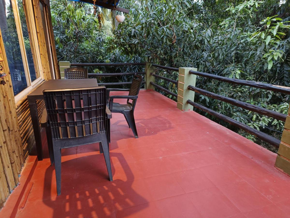 Lotus Riya Home Stay Hampi Buitenkant foto