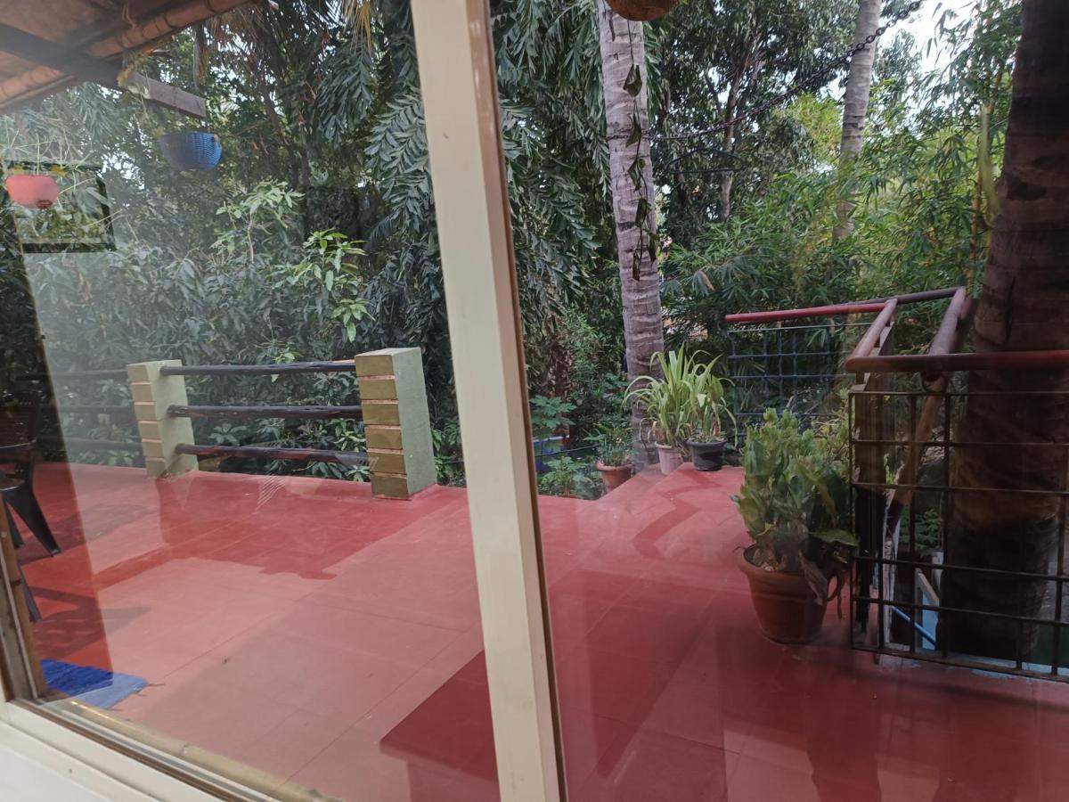 Lotus Riya Home Stay Hampi Buitenkant foto